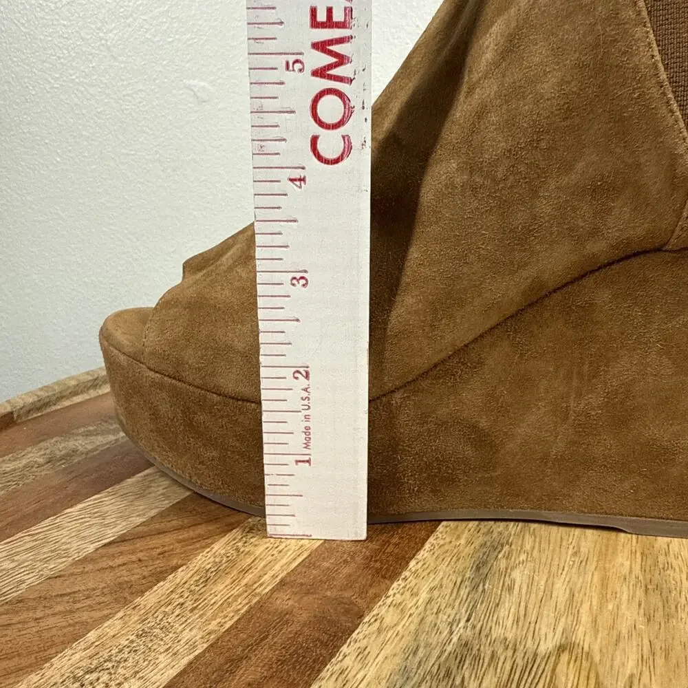Dee Keller Suede Open Toe Pull On Platform Wedges‎ Caramel Size 38 Italy